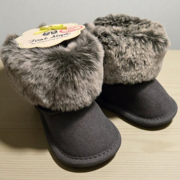 First Steps by Stepping Stones Baby Booties Size 2 Gray Faux Fur Lined Crib Shoe - Picture 6 of 6